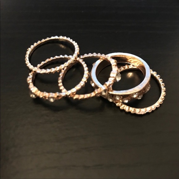 NWOT Rose gold & crystal ring set - Picture 2 of 4